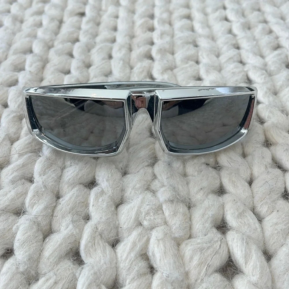 Wrap Around Trendy Sunglasses Silver - Futuristic Look
